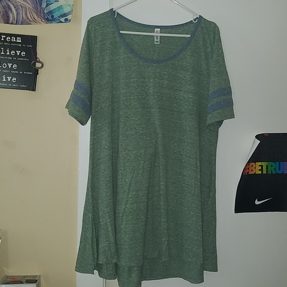 XL Lularoe Perfect T